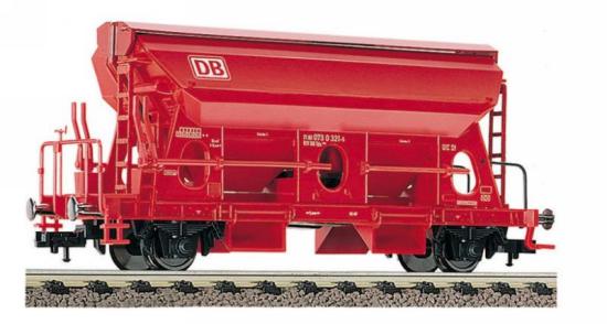 Self-unloading hopper car (without function) in traffic red livery type Tds.928<br /><a href='images/pictures/Fleischmann/5517.jpg' target='_blank'>Full size image</a>
